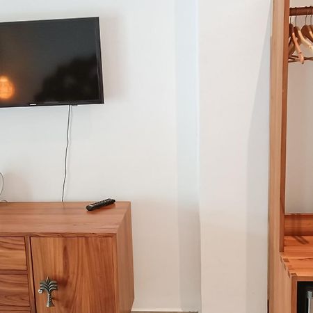 Отель Soraya Yoga Wellness Center Гили Траванган Экстерьер фото